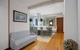 Amplio apartamento en Gros con parking privado